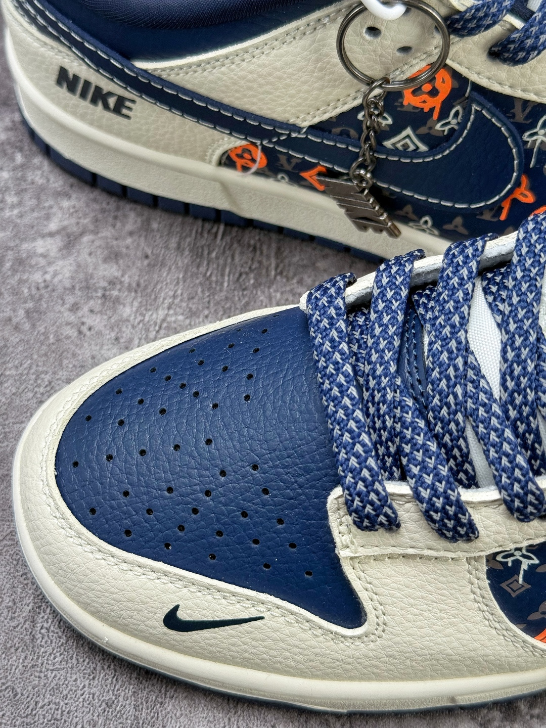 230 Nike SB Dunk Low x Louis Vuitton 白蓝小勾满天星 MN1688-104-Chinese UA Cheap High Quatity Brand Clothes Bags handbags Sneakers wholesale wholesaler seller from China Factory suppliers Fashion Clothing Shoes best Quality Beautiful Price 230 Nike SB Dunk Low x Louis Vuitton 白蓝小勾满天星 MN1688-104