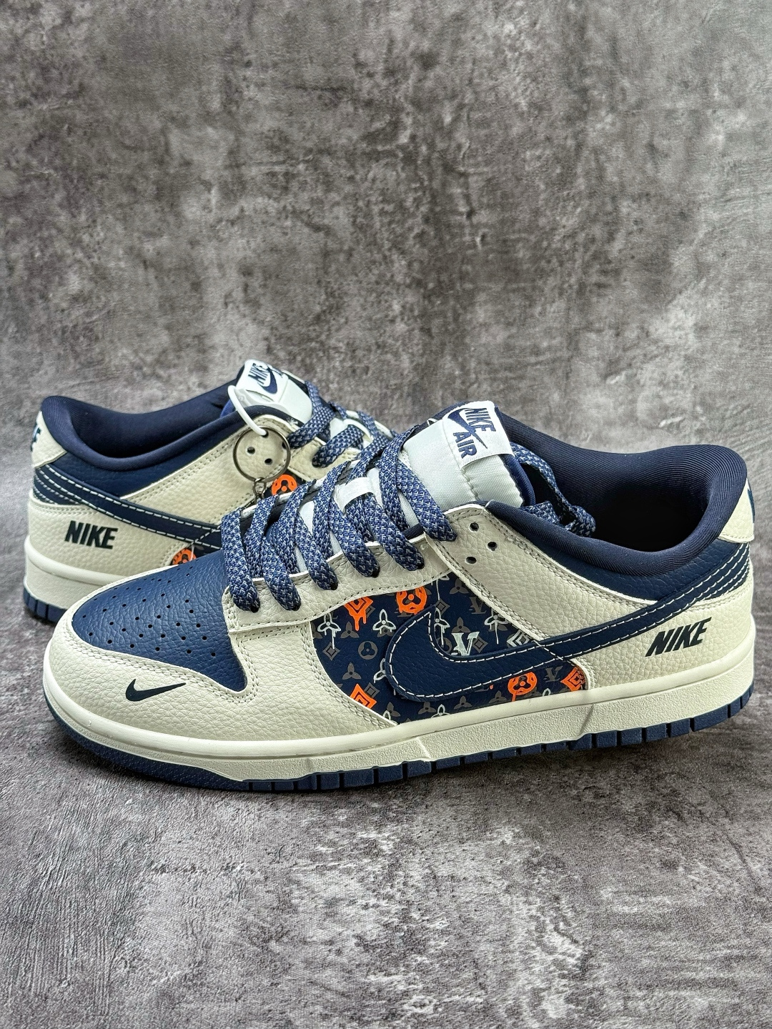 230 Nike SB Dunk Low x Louis Vuitton 白蓝小勾满天星 MN1688-104-Chinese UA Cheap High Quatity Brand Clothes Bags handbags Sneakers wholesale wholesaler seller from China Factory suppliers Fashion Clothing Shoes best Quality Beautiful Price 230 Nike SB Dunk Low x Louis Vuitton 白蓝小勾满天星 MN1688-104