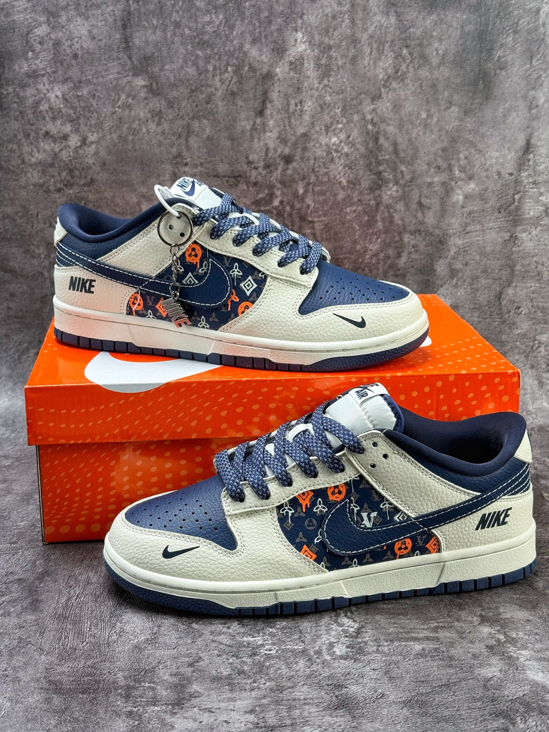 230 Nike SB Dunk Low x Louis Vuitton 白蓝小勾满天星 MN1688-104-Chinese UA Cheap High Quatity Brand Clothes Bags handbags Sneakers wholesale wholesaler seller from China Factory suppliers Fashion Clothing Shoes best Quality Beautiful Price 230 Nike SB Dunk Low x Louis Vuitton 白蓝小勾满天星 MN1688-104