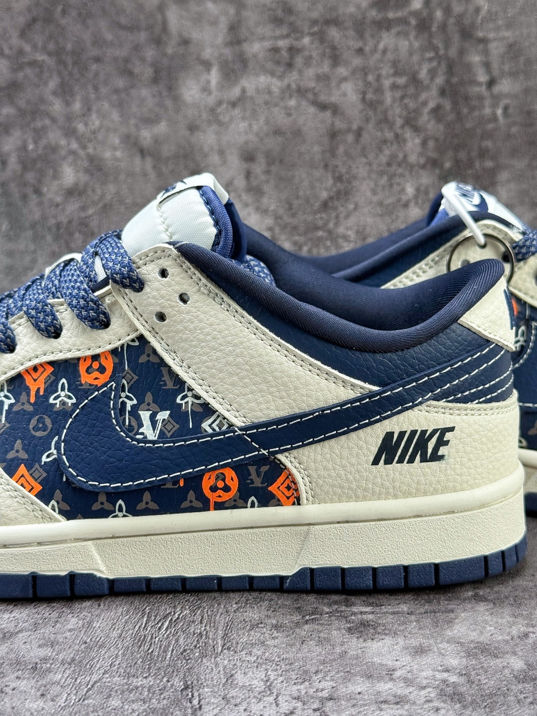 230 Nike SB Dunk Low x Louis Vuitton 白蓝小勾满天星 MN1688-104-Chinese UA Cheap High Quatity Brand Clothes Bags handbags Sneakers wholesale wholesaler seller from China Factory suppliers Fashion Clothing Shoes best Quality Beautiful Price 230 Nike SB Dunk Low x Louis Vuitton 白蓝小勾满天星 MN1688-104