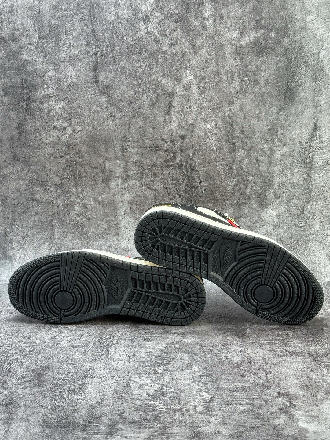 230 Travis Scott x Nike Air Jordan 1 Low 马年限定 Air Jordan 1 Low 反转黑白小勾满天星倒钩 MZ9588-823-Chinese UA Cheap High Quatity Brand Clothes Bags handbags Sneakers wholesale wholesaler seller from China Factory suppliers Fashion Clothing Shoes best Quality Beautiful Price 230 Travis Scott x Nike Air Jordan 1 Low 马年限定 Air Jordan 1 Low 反转黑白小勾满天星倒钩 MZ9588-823