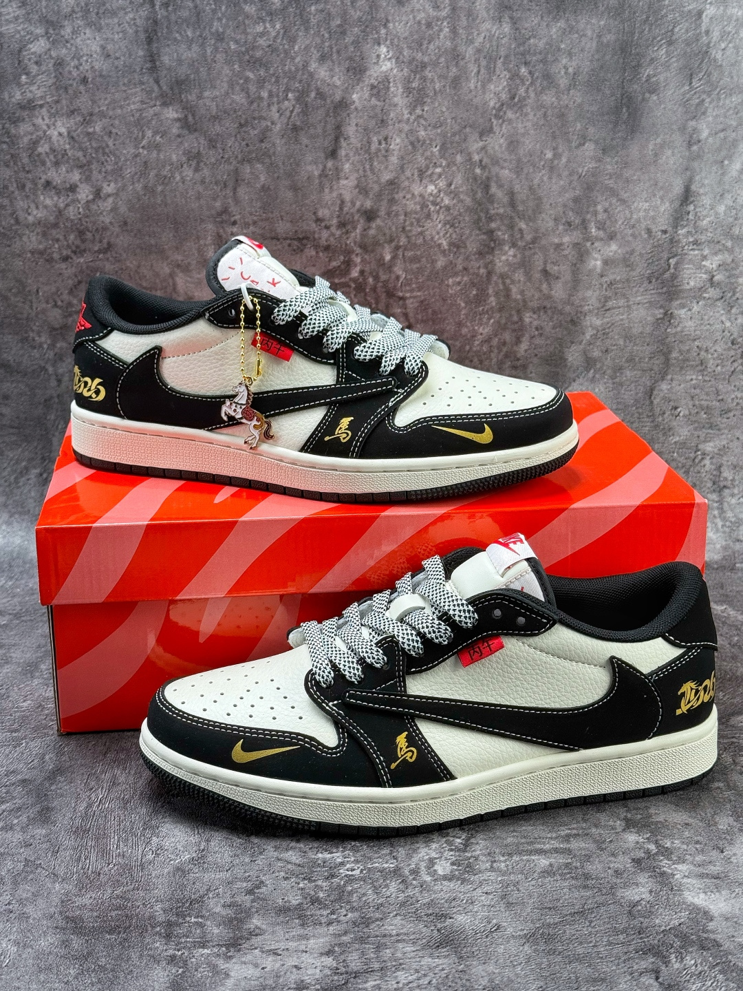 230 Travis Scott x Nike Air Jordan 1 Low 马年限定 Air Jordan 1 Low 反转黑白小勾满天星倒钩 MZ9588-823-Chinese UA Cheap High Quatity Brand Clothes Bags handbags Sneakers wholesale wholesaler seller from China Factory suppliers Fashion Clothing Shoes best Quality Beautiful Price 230 Travis Scott x Nike Air Jordan 1 Low 马年限定 Air Jordan 1 Low 反转黑白小勾满天星倒钩 MZ9588-823