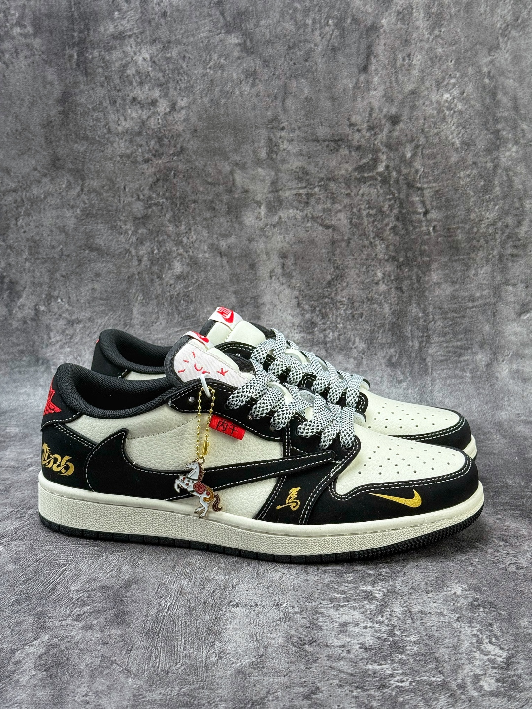 230 Travis Scott x Nike Air Jordan 1 Low 马年限定 Air Jordan 1 Low 反转黑白小勾满天星倒钩 MZ9588-823-Chinese UA Cheap High Quatity Brand Clothes Bags handbags Sneakers wholesale wholesaler seller from China Factory suppliers Fashion Clothing Shoes best Quality Beautiful Price 230 Travis Scott x Nike Air Jordan 1 Low 马年限定 Air Jordan 1 Low 反转黑白小勾满天星倒钩 MZ9588-823