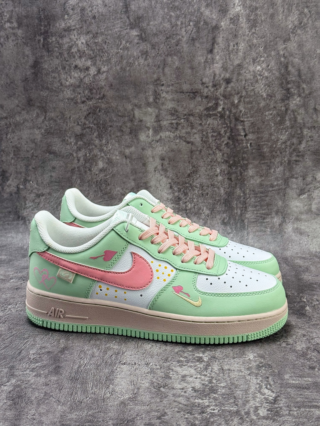 220 Nike Air Force 1 Low 07 绿白粉小勾 DB3301-909