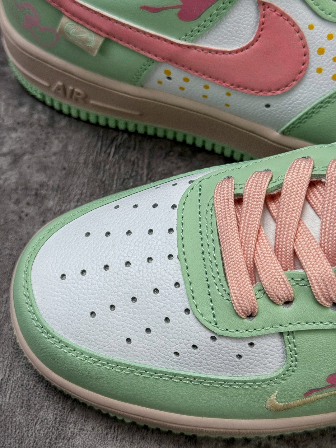 220 Nike Air Force 1 Low 07 绿白粉小勾 DB3301-909
