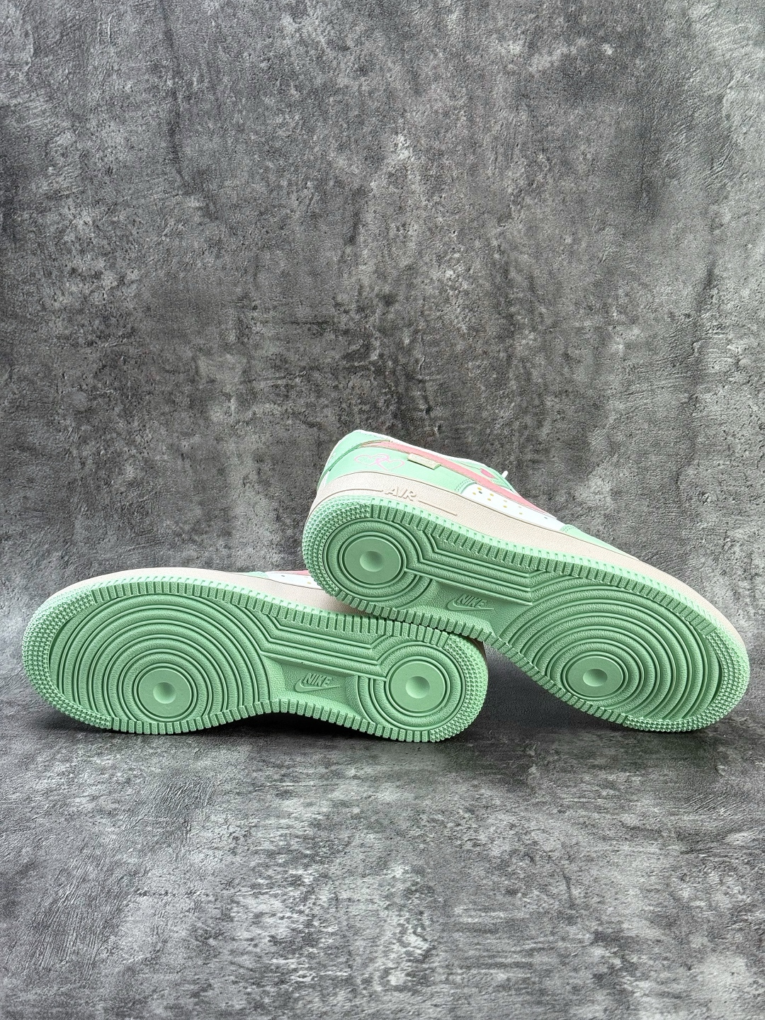 220 Nike Air Force 1 Low 07 绿白粉小勾 DB3301-909