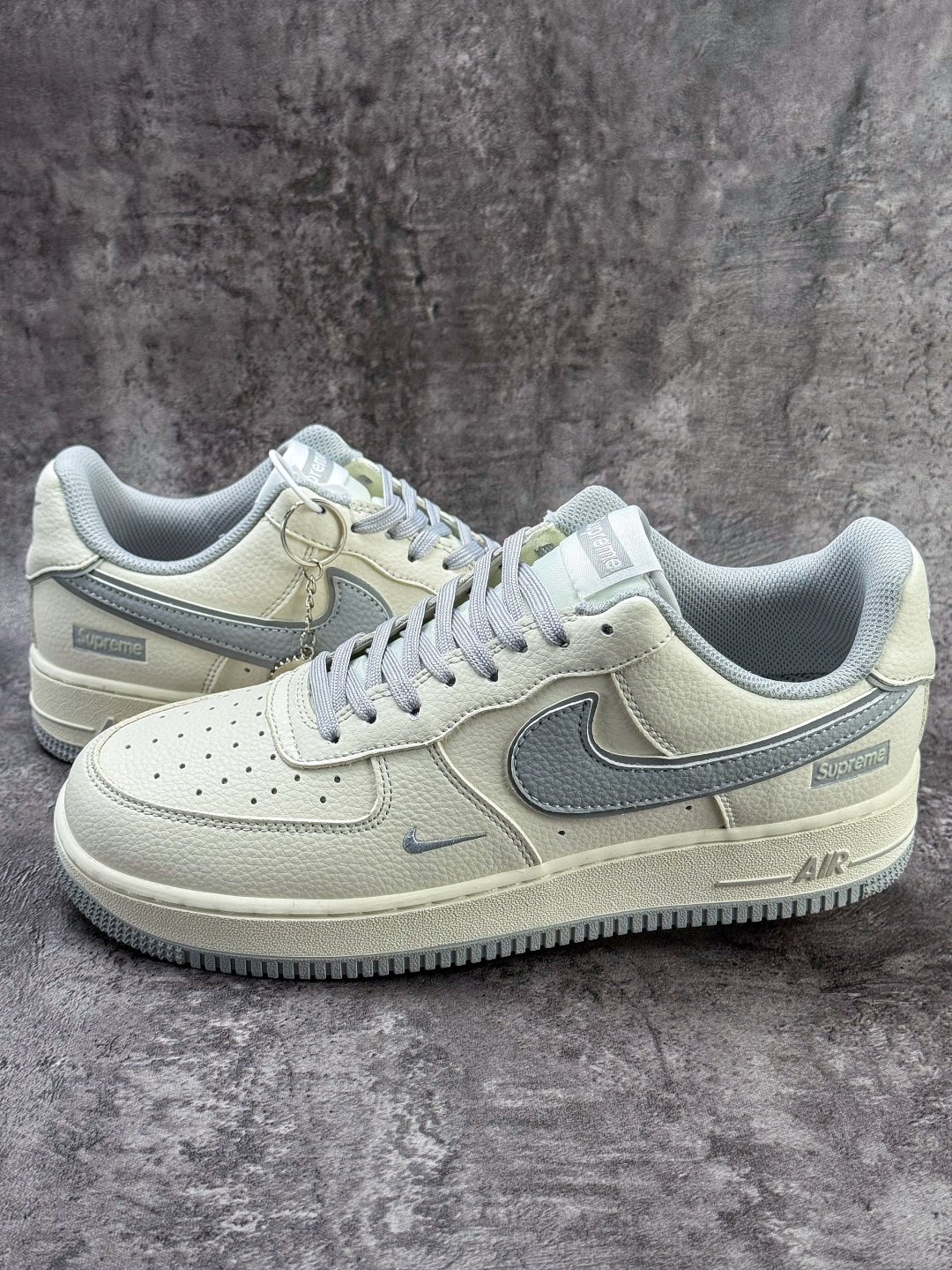 210 Nike Air Force 1 Low 07 x Superme 白灰小勾 DD1982-338-Chinese UA Cheap High Quatity Brand Clothes Bags handbags Sneakers wholesale wholesaler seller from China Factory suppliers Fashion Clothing Shoes best Quality Beautiful Price 210 Nike Air Force 1 Low 07 x Superme 白灰小勾 DD1982-338