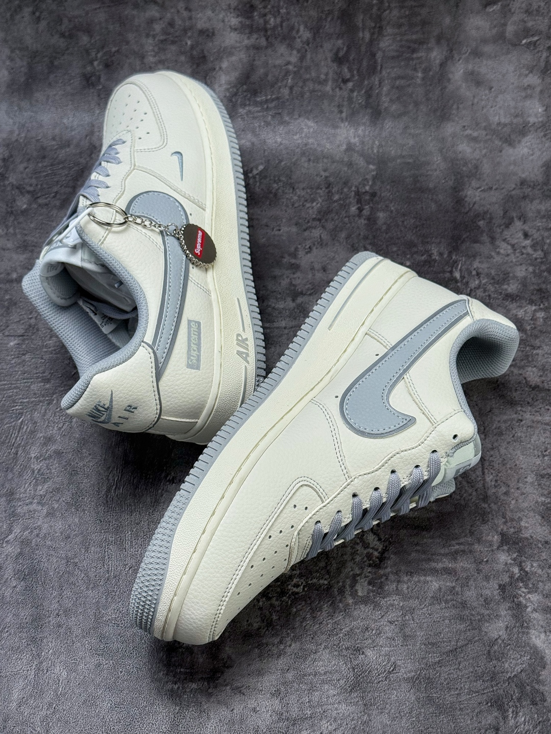210 Nike Air Force 1 Low 07 x Superme 白灰小勾 DD1982-338-Chinese UA Cheap High Quatity Brand Clothes Bags handbags Sneakers wholesale wholesaler seller from China Factory suppliers Fashion Clothing Shoes best Quality Beautiful Price 210 Nike Air Force 1 Low 07 x Superme 白灰小勾 DD1982-338