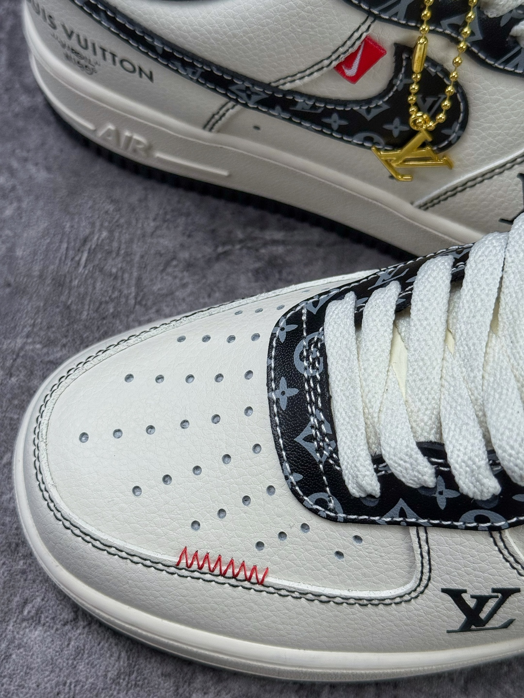 210 Nike Air Force 1 Low 07 x Louis Vuitton 白黑 LV2288-002-Chinese UA Cheap High Quatity Brand Clothes Bags handbags Sneakers wholesale wholesaler seller from China Factory suppliers Fashion Clothing Shoes best Quality Beautiful Price 210 Nike Air Force 1 Low 07 x Louis Vuitton 白黑 LV2288-002