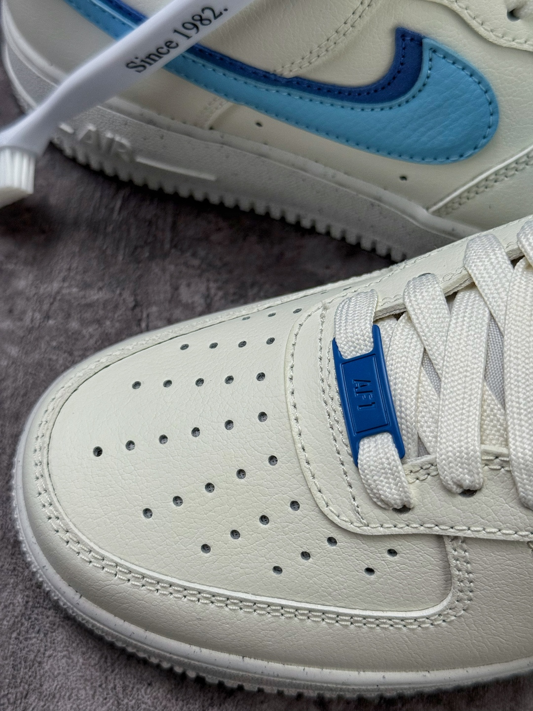 160 Nike Air Force 1 Low 07 白蓝双勾 DO9786-100-Chinese UA Cheap High Quatity Brand Clothes Bags handbags Sneakers wholesale wholesaler seller from China Factory suppliers Fashion Clothing Shoes best Quality Beautiful Price 160 Nike Air Force 1 Low 07 白蓝双勾 DO9786-100