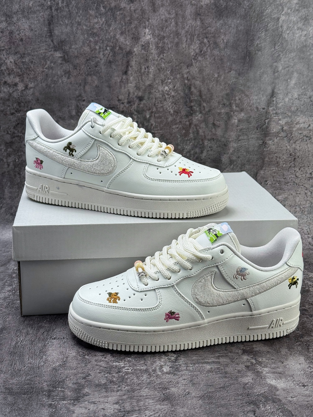 140 Nike Air Force 1 Low 07 小马刺绣 IQ1143-100-Chinese UA Cheap High Quatity Brand Clothes Bags handbags Sneakers wholesale wholesaler seller from China Factory suppliers Fashion Clothing Shoes best Quality Beautiful Price 140 Nike Air Force 1 Low 07 小马刺绣 IQ1143-100