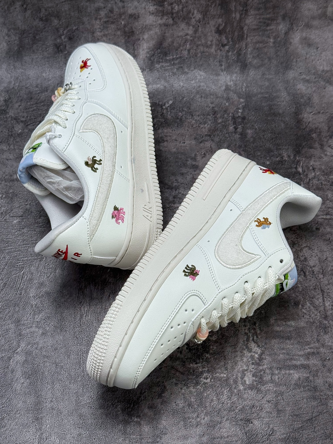 140 Nike Air Force 1 Low 07 小马刺绣 IQ1143-100-Chinese UA Cheap High Quatity Brand Clothes Bags handbags Sneakers wholesale wholesaler seller from China Factory suppliers Fashion Clothing Shoes best Quality Beautiful Price 140 Nike Air Force 1 Low 07 小马刺绣 IQ1143-100