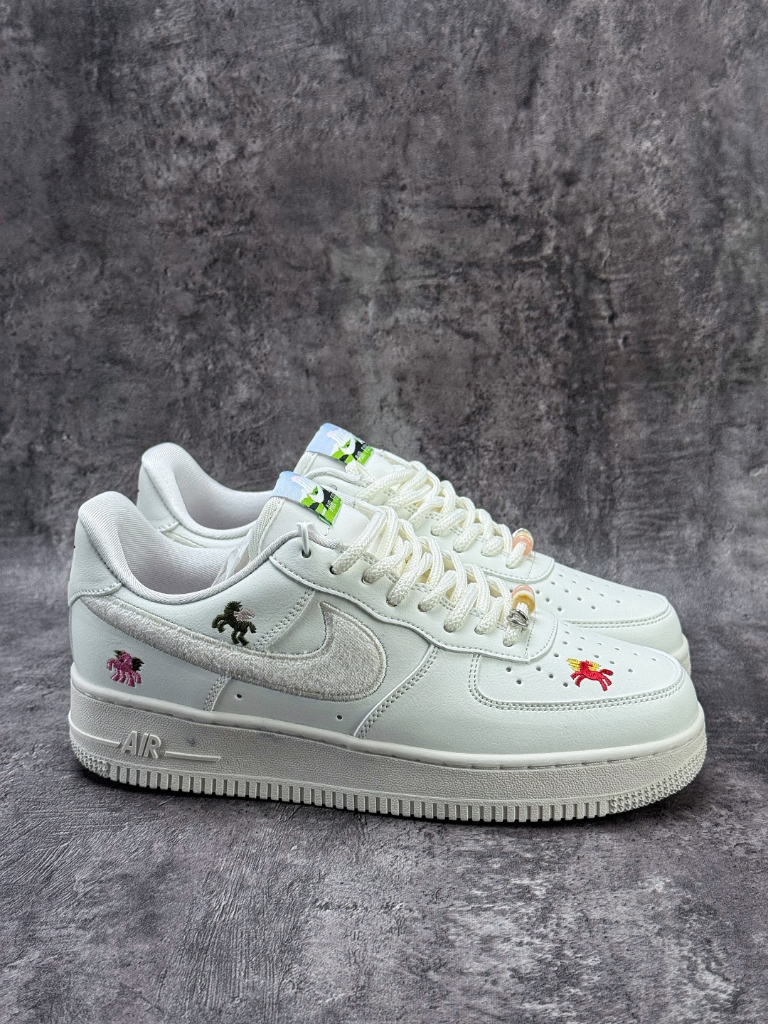 140 Nike Air Force 1 Low 07 小马刺绣 IQ1143-100-Chinese UA Cheap High Quatity Brand Clothes Bags handbags Sneakers wholesale wholesaler seller from China Factory suppliers Fashion Clothing Shoes best Quality Beautiful Price 140 Nike Air Force 1 Low 07 小马刺绣 IQ1143-100