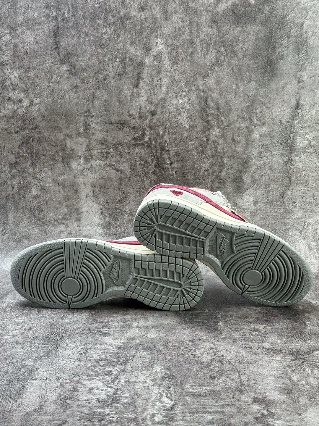230 Nike SB Dunk Low 天若有情 灰白小勾 SG6688-009-Chinese UA Cheap High Quatity Brand Clothes Bags handbags Sneakers wholesale wholesaler seller from China Factory suppliers Fashion Clothing Shoes best Quality Beautiful Price 230 Nike SB Dunk Low 天若有情 灰白小勾 SG6688-009