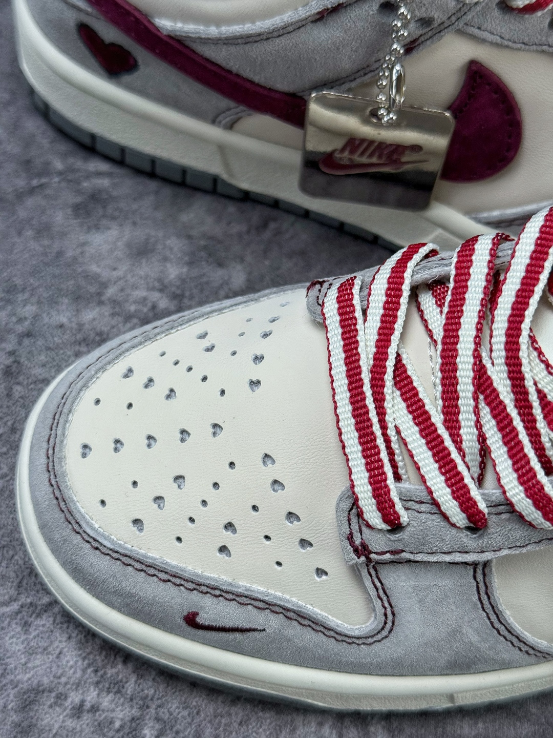 230 Nike SB Dunk Low 天若有情 灰白小勾 SG6688-009-Chinese UA Cheap High Quatity Brand Clothes Bags handbags Sneakers wholesale wholesaler seller from China Factory suppliers Fashion Clothing Shoes best Quality Beautiful Price 230 Nike SB Dunk Low 天若有情 灰白小勾 SG6688-009