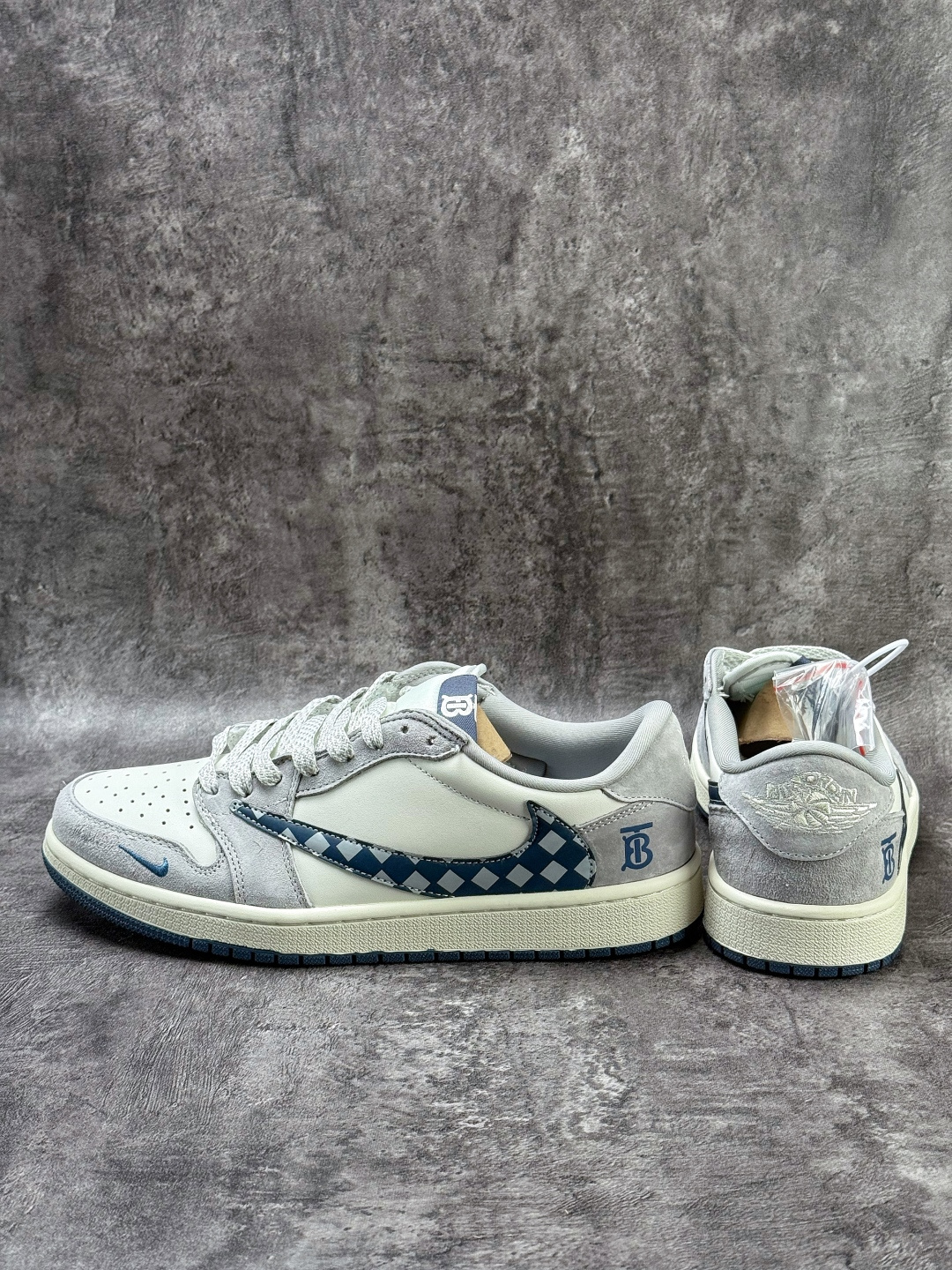 230 Travis Scott x Nike Air Jordan 1 Low Air Jordan 1 Low 反转灰白小勾倒钩 LD2028-076-Chinese UA Cheap High Quatity Brand Clothes Bags handbags Sneakers wholesale wholesaler seller from China Factory suppliers Fashion Clothing Shoes best Quality Beautiful Price 230 Travis Scott x Nike Air Jordan 1 Low Air Jordan 1 Low 反转灰白小勾倒钩 LD2028-076