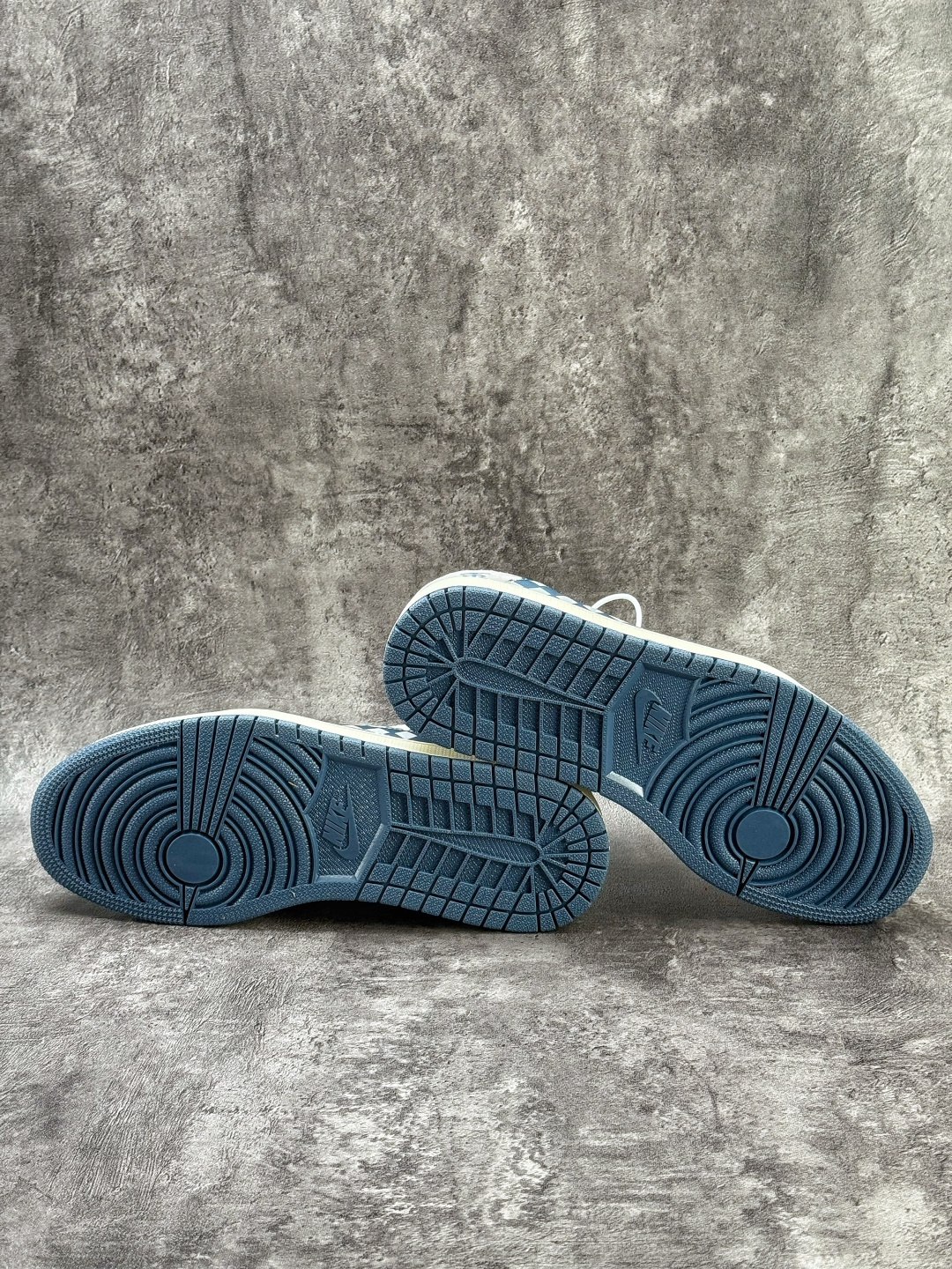 230 Travis Scott x Nike Air Jordan 1 Low Air Jordan 1 Low 反转灰白小勾倒钩 LD2028-076-Chinese UA Cheap High Quatity Brand Clothes Bags handbags Sneakers wholesale wholesaler seller from China Factory suppliers Fashion Clothing Shoes best Quality Beautiful Price 230 Travis Scott x Nike Air Jordan 1 Low Air Jordan 1 Low 反转灰白小勾倒钩 LD2028-076