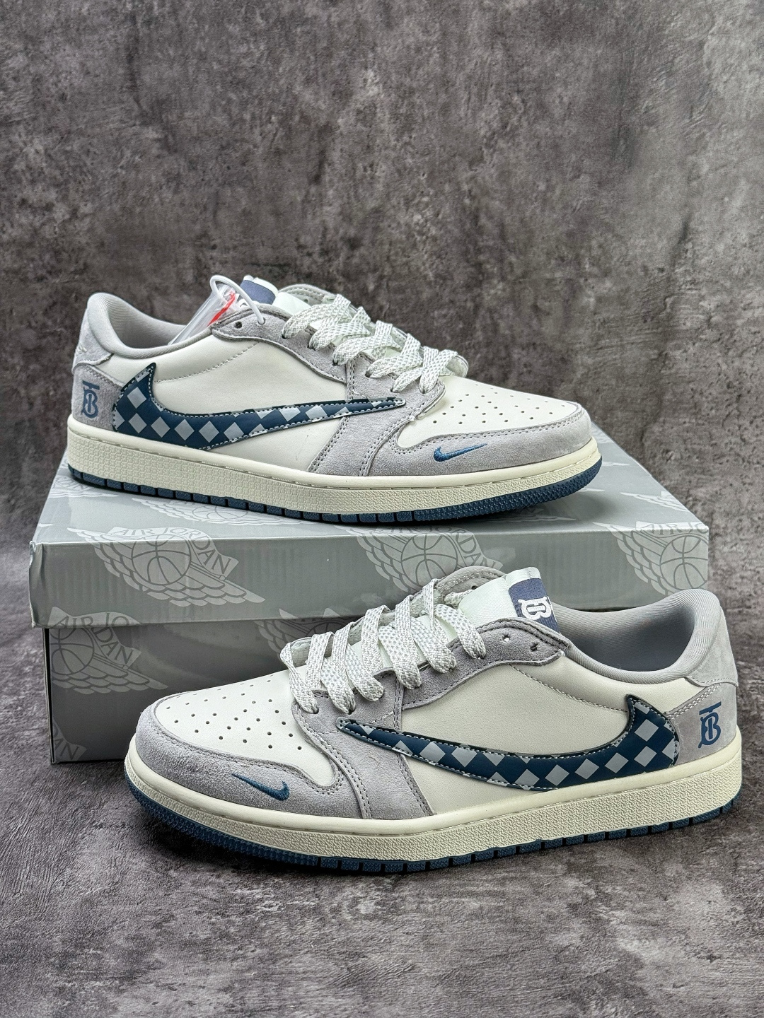 230 Travis Scott x Nike Air Jordan 1 Low Air Jordan 1 Low 反转灰白小勾倒钩 LD2028-076-Chinese UA Cheap High Quatity Brand Clothes Bags handbags Sneakers wholesale wholesaler seller from China Factory suppliers Fashion Clothing Shoes best Quality Beautiful Price 230 Travis Scott x Nike Air Jordan 1 Low Air Jordan 1 Low 反转灰白小勾倒钩 LD2028-076