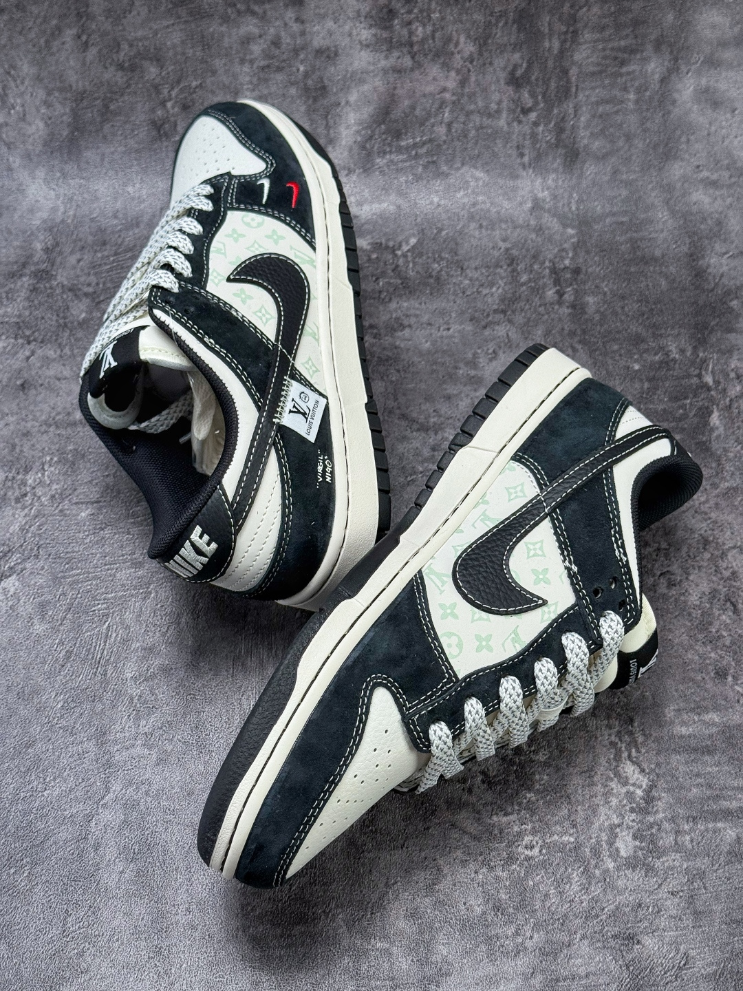 220 Nike SB Dunk Low x Louis Vuitton 黑白双小勾满天星 YX5066-392