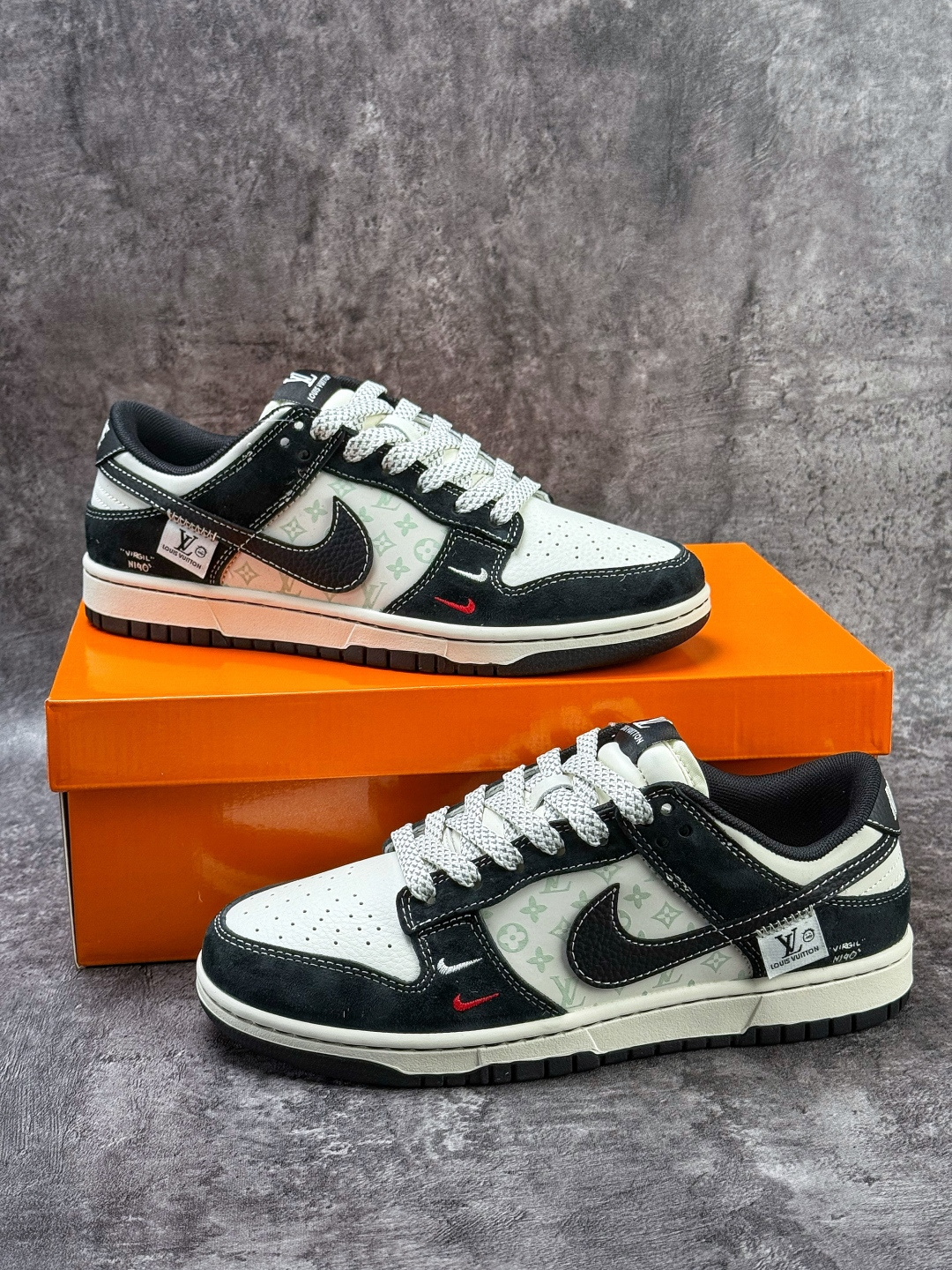 220 Nike SB Dunk Low x Louis Vuitton 黑白双小勾满天星 YX5066-392