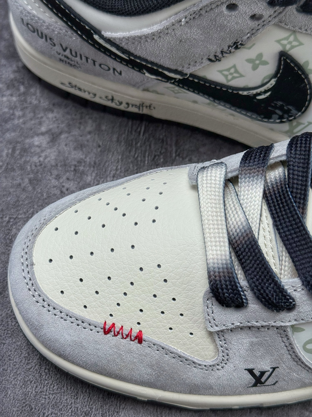 220 Nike SB Dunk Low x Louis Vuitton 灰白黑 YX5066-408-Chinese UA Cheap High Quatity Brand Clothes Bags handbags Sneakers wholesale wholesaler seller from China Factory suppliers Fashion Clothing Shoes best Quality Beautiful Price 220 Nike SB Dunk Low x Louis Vuitton 灰白黑 YX5066-408