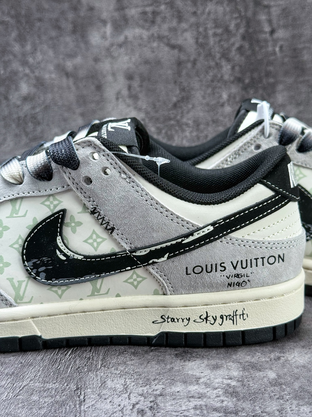 220 Nike SB Dunk Low x Louis Vuitton 灰白黑 YX5066-408-Chinese UA Cheap High Quatity Brand Clothes Bags handbags Sneakers wholesale wholesaler seller from China Factory suppliers Fashion Clothing Shoes best Quality Beautiful Price 220 Nike SB Dunk Low x Louis Vuitton 灰白黑 YX5066-408