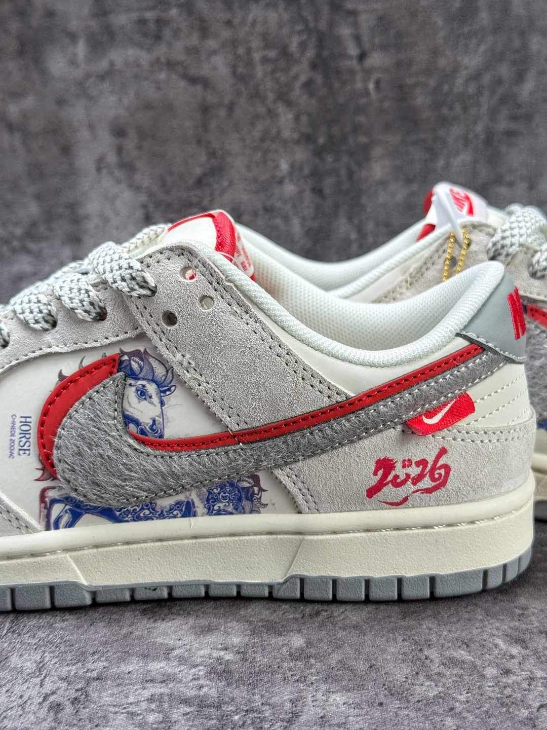 220 Nike SB Dunk Low 马年限定 灰白双大勾满天星 YX5066-412-Chinese UA Cheap High Quatity Brand Clothes Bags handbags Sneakers wholesale wholesaler seller from China Factory suppliers Fashion Clothing Shoes best Quality Beautiful Price 220 Nike SB Dunk Low 马年限定 灰白双大勾满天星 YX5066-412