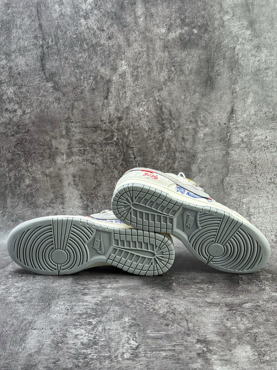 220 Nike SB Dunk Low 马年限定 灰白双大勾满天星 YX5066-412-Chinese UA Cheap High Quatity Brand Clothes Bags handbags Sneakers wholesale wholesaler seller from China Factory suppliers Fashion Clothing Shoes best Quality Beautiful Price 220 Nike SB Dunk Low 马年限定 灰白双大勾满天星 YX5066-412