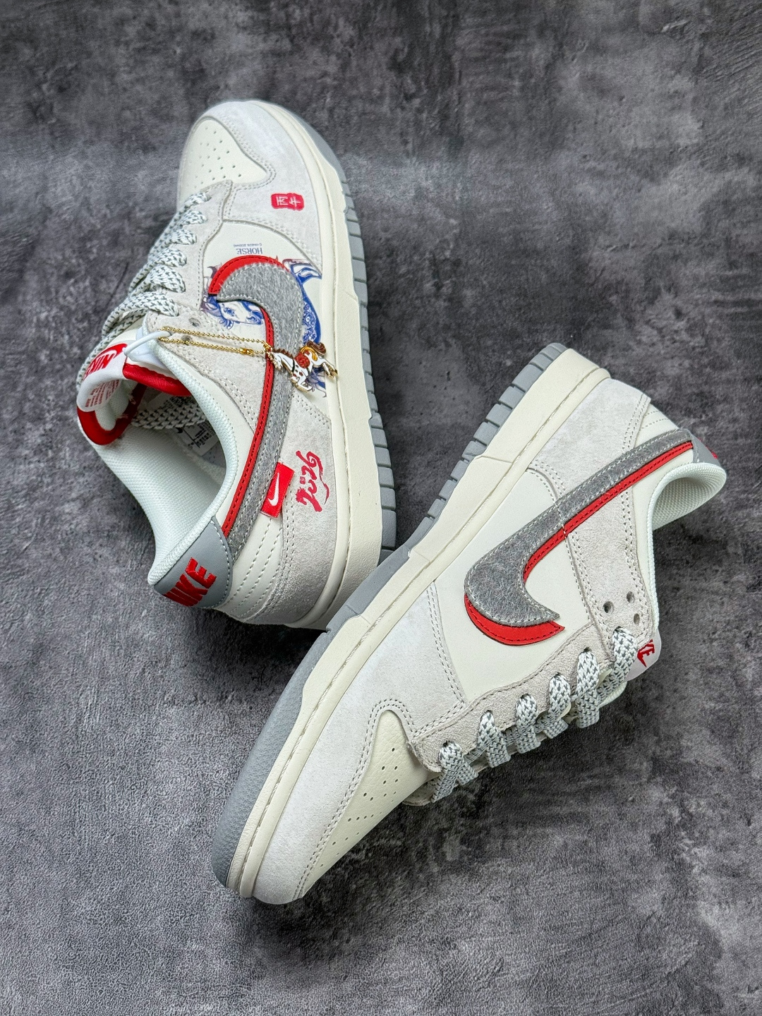 220 Nike SB Dunk Low 马年限定 灰白双大勾满天星 YX5066-412-Chinese UA Cheap High Quatity Brand Clothes Bags handbags Sneakers wholesale wholesaler seller from China Factory suppliers Fashion Clothing Shoes best Quality Beautiful Price 220 Nike SB Dunk Low 马年限定 灰白双大勾满天星 YX5066-412