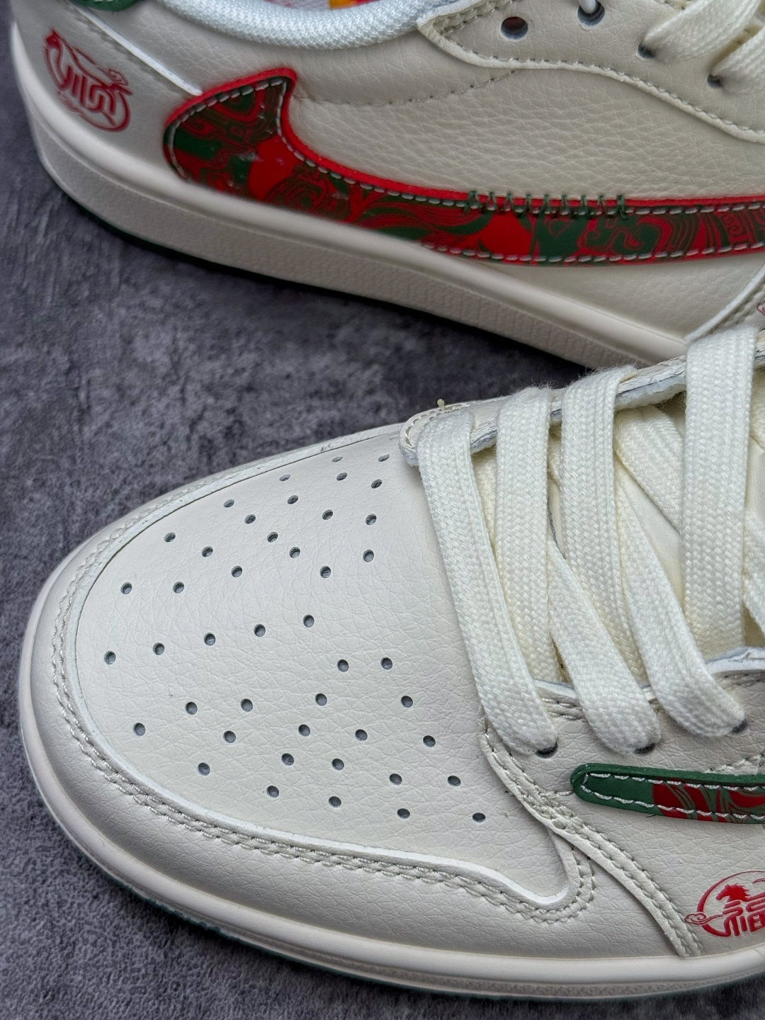 220 Travis Scott x Nike Air Jordan 1 Low 马年限定 Air Jordan 1 Low 反转白红绿倒钩 纯原版本 SD6868-118-Chinese UA Cheap High Quatity Brand Clothes Bags handbags Sneakers wholesale wholesaler seller from China Factory suppliers Fashion Clothing Shoes best Quality Beautiful Price 220 Travis Scott x Nike Air Jordan 1 Low 马年限定 Air Jordan 1 Low 反转白红绿倒钩 纯原版本 SD6868-118