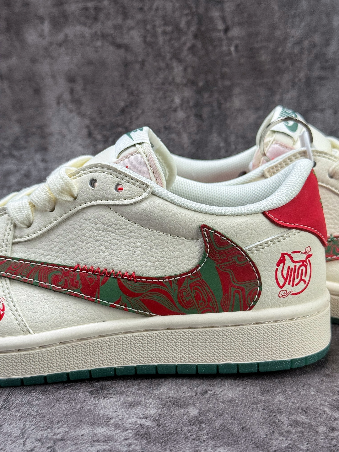 220 Travis Scott x Nike Air Jordan 1 Low 马年限定 Air Jordan 1 Low 反转白红绿倒钩 纯原版本 SD6868-118-Chinese UA Cheap High Quatity Brand Clothes Bags handbags Sneakers wholesale wholesaler seller from China Factory suppliers Fashion Clothing Shoes best Quality Beautiful Price 220 Travis Scott x Nike Air Jordan 1 Low 马年限定 Air Jordan 1 Low 反转白红绿倒钩 纯原版本 SD6868-118
