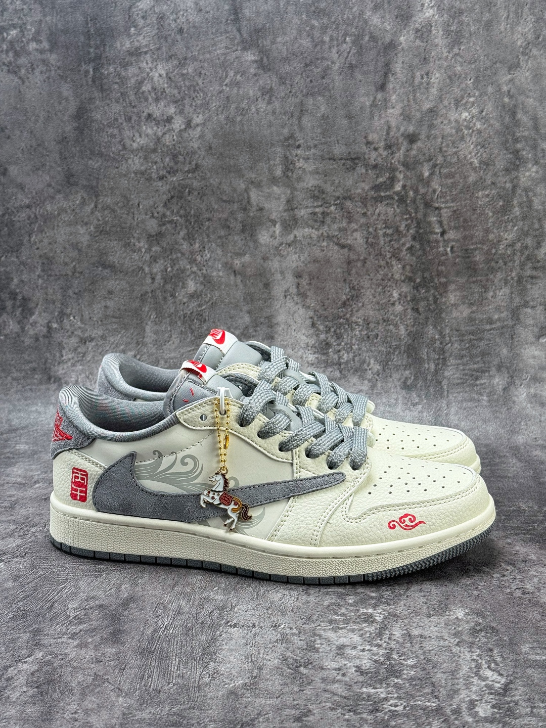 220 Travis Scott x Nike Air Jordan 1 Low 马年限定 Air Jordan 1 Low 反转白灰倒钩 纯原版本 XT6998-116-Chinese UA Cheap High Quatity Brand Clothes Bags handbags Sneakers wholesale wholesaler seller from China Factory suppliers Fashion Clothing Shoes best Quality Beautiful Price 220 Travis Scott x Nike Air Jordan 1 Low 马年限定 Air Jordan 1 Low 反转白灰倒钩 纯原版本 XT6998-116