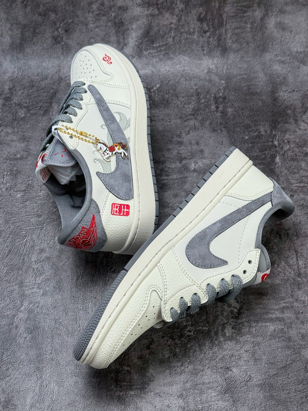 220 Travis Scott x Nike Air Jordan 1 Low 马年限定 Air Jordan 1 Low 反转白灰倒钩 纯原版本 XT6998-116-Chinese UA Cheap High Quatity Brand Clothes Bags handbags Sneakers wholesale wholesaler seller from China Factory suppliers Fashion Clothing Shoes best Quality Beautiful Price 220 Travis Scott x Nike Air Jordan 1 Low 马年限定 Air Jordan 1 Low 反转白灰倒钩 纯原版本 XT6998-116