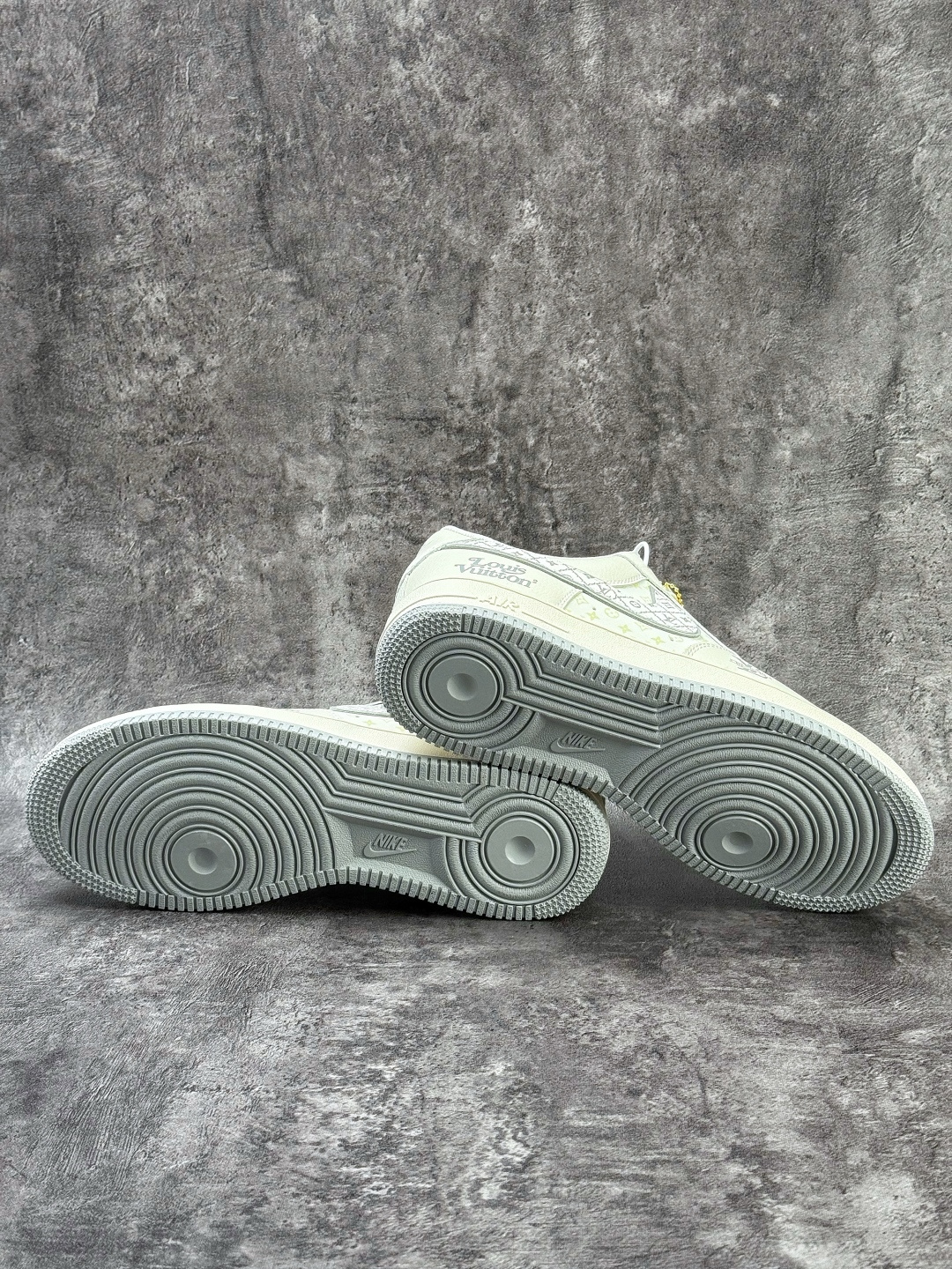 210 Nike Air Force 1 Low 07 x Louis Vuitton 白灰 LV2288-001-Chinese UA Cheap High Quatity Brand Clothes Bags handbags Sneakers wholesale wholesaler seller from China Factory suppliers Fashion Clothing Shoes best Quality Beautiful Price 210 Nike Air Force 1 Low 07 x Louis Vuitton 白灰 LV2288-001