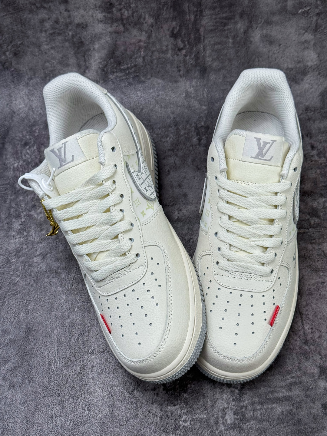 210 Nike Air Force 1 Low 07 x Louis Vuitton 白灰 LV2288-001-Chinese UA Cheap High Quatity Brand Clothes Bags handbags Sneakers wholesale wholesaler seller from China Factory suppliers Fashion Clothing Shoes best Quality Beautiful Price 210 Nike Air Force 1 Low 07 x Louis Vuitton 白灰 LV2288-001