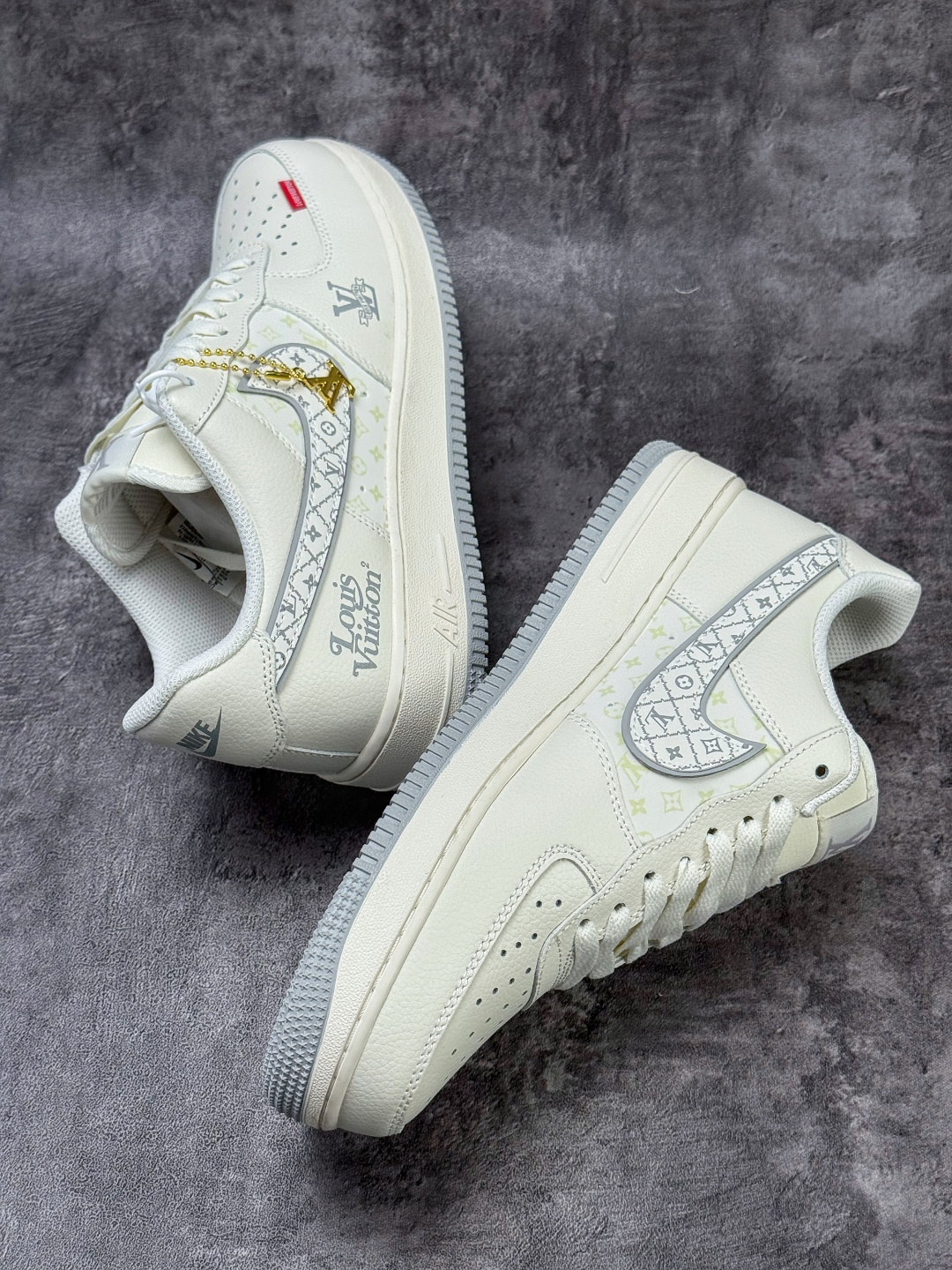 210 Nike Air Force 1 Low 07 x Louis Vuitton 白灰 LV2288-001-Chinese UA Cheap High Quatity Brand Clothes Bags handbags Sneakers wholesale wholesaler seller from China Factory suppliers Fashion Clothing Shoes best Quality Beautiful Price 210 Nike Air Force 1 Low 07 x Louis Vuitton 白灰 LV2288-001
