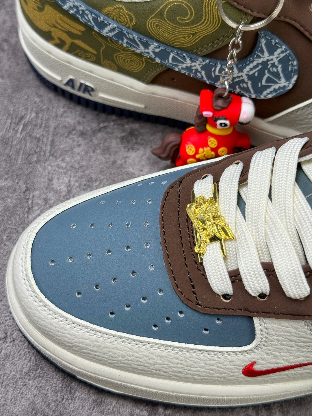 210 Nike Air Force 1 Low 07 马年限定 白蓝棕小勾 NH0601-536-Chinese UA Cheap High Quatity Brand Clothes Bags handbags Sneakers wholesale wholesaler seller from China Factory suppliers Fashion Clothing Shoes best Quality Beautiful Price 210 Nike Air Force 1 Low 07 马年限定 白蓝棕小勾 NH0601-536