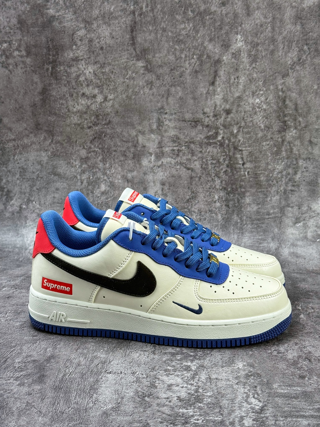 210 Nike Air Force 1 Low 07 x Superme 白黑蓝小勾 CZ2959-100-Chinese UA Cheap High Quatity Brand Clothes Bags handbags Sneakers wholesale wholesaler seller from China Factory suppliers Fashion Clothing Shoes best Quality Beautiful Price 210 Nike Air Force 1 Low 07 x Superme 白黑蓝小勾 CZ2959-100