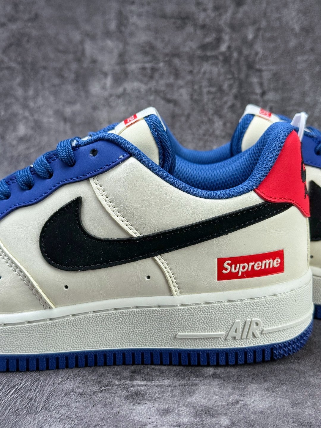 210 Nike Air Force 1 Low 07 x Superme 白黑蓝小勾 CZ2959-100-Chinese UA Cheap High Quatity Brand Clothes Bags handbags Sneakers wholesale wholesaler seller from China Factory suppliers Fashion Clothing Shoes best Quality Beautiful Price 210 Nike Air Force 1 Low 07 x Superme 白黑蓝小勾 CZ2959-100