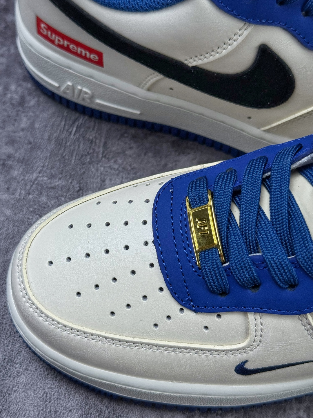 210 Nike Air Force 1 Low 07 x Superme 白黑蓝小勾 CZ2959-100-Chinese UA Cheap High Quatity Brand Clothes Bags handbags Sneakers wholesale wholesaler seller from China Factory suppliers Fashion Clothing Shoes best Quality Beautiful Price 210 Nike Air Force 1 Low 07 x Superme 白黑蓝小勾 CZ2959-100