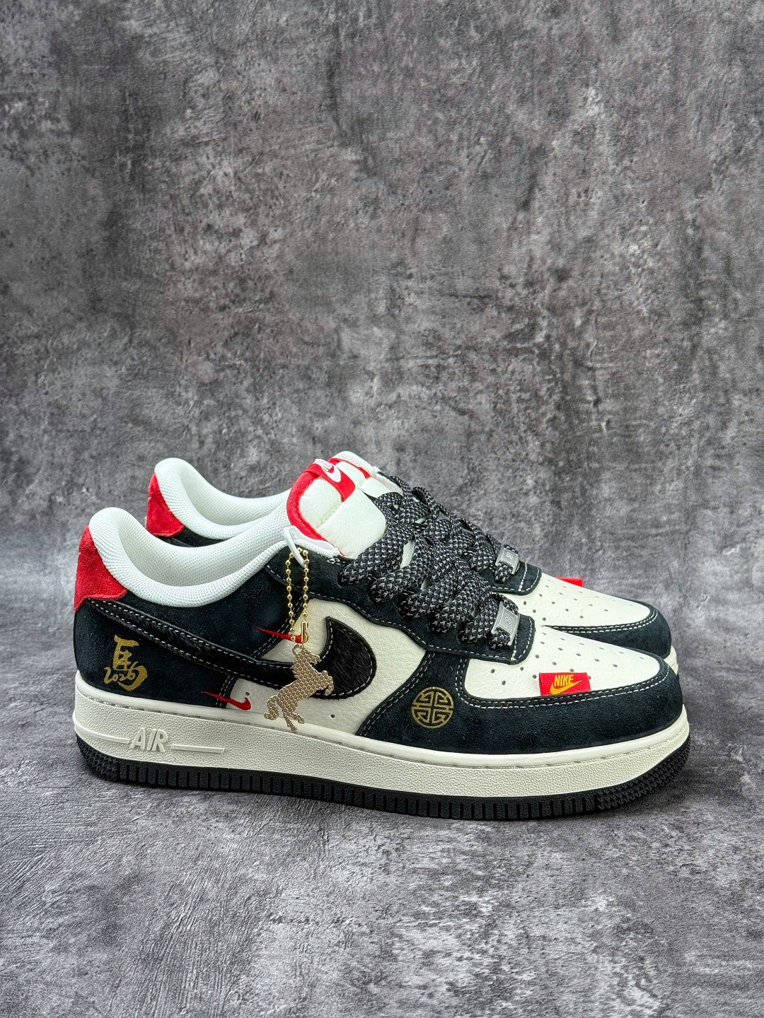 210 Nike Air Force 1 Low 07 马年限定 黑白双小勾满天星 HT5088-630-Chinese UA Cheap High Quatity Brand Clothes Bags handbags Sneakers wholesale wholesaler seller from China Factory suppliers Fashion Clothing Shoes best Quality Beautiful Price 210 Nike Air Force 1 Low 07 马年限定 黑白双小勾满天星 HT5088-630