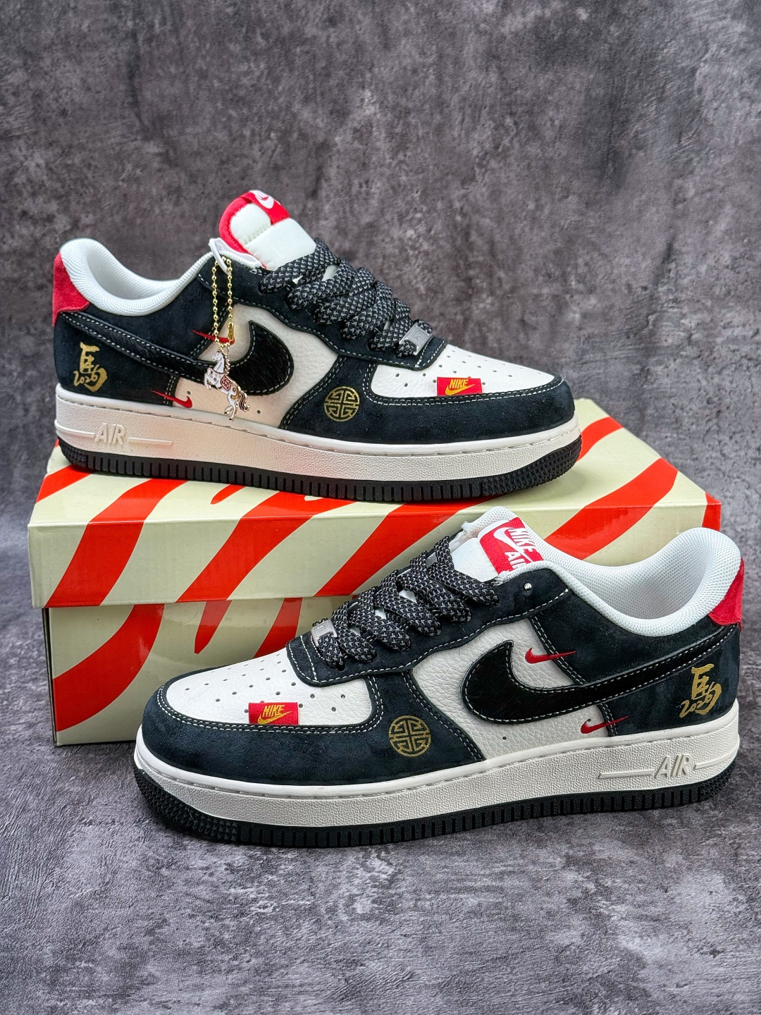 210 Nike Air Force 1 Low 07 马年限定 黑白双小勾满天星 HT5088-630-Chinese UA Cheap High Quatity Brand Clothes Bags handbags Sneakers wholesale wholesaler seller from China Factory suppliers Fashion Clothing Shoes best Quality Beautiful Price 210 Nike Air Force 1 Low 07 马年限定 黑白双小勾满天星 HT5088-630