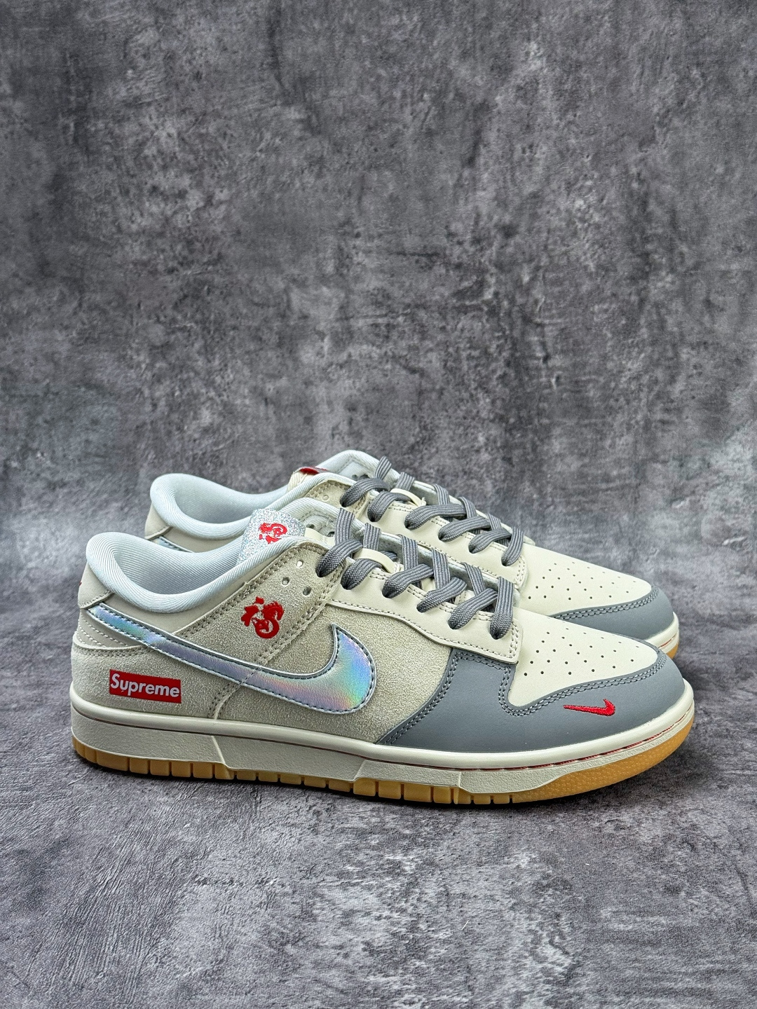 230 Nike SB Dunk Low 马年限定 x Superme 灰白小勾 NH0601-482