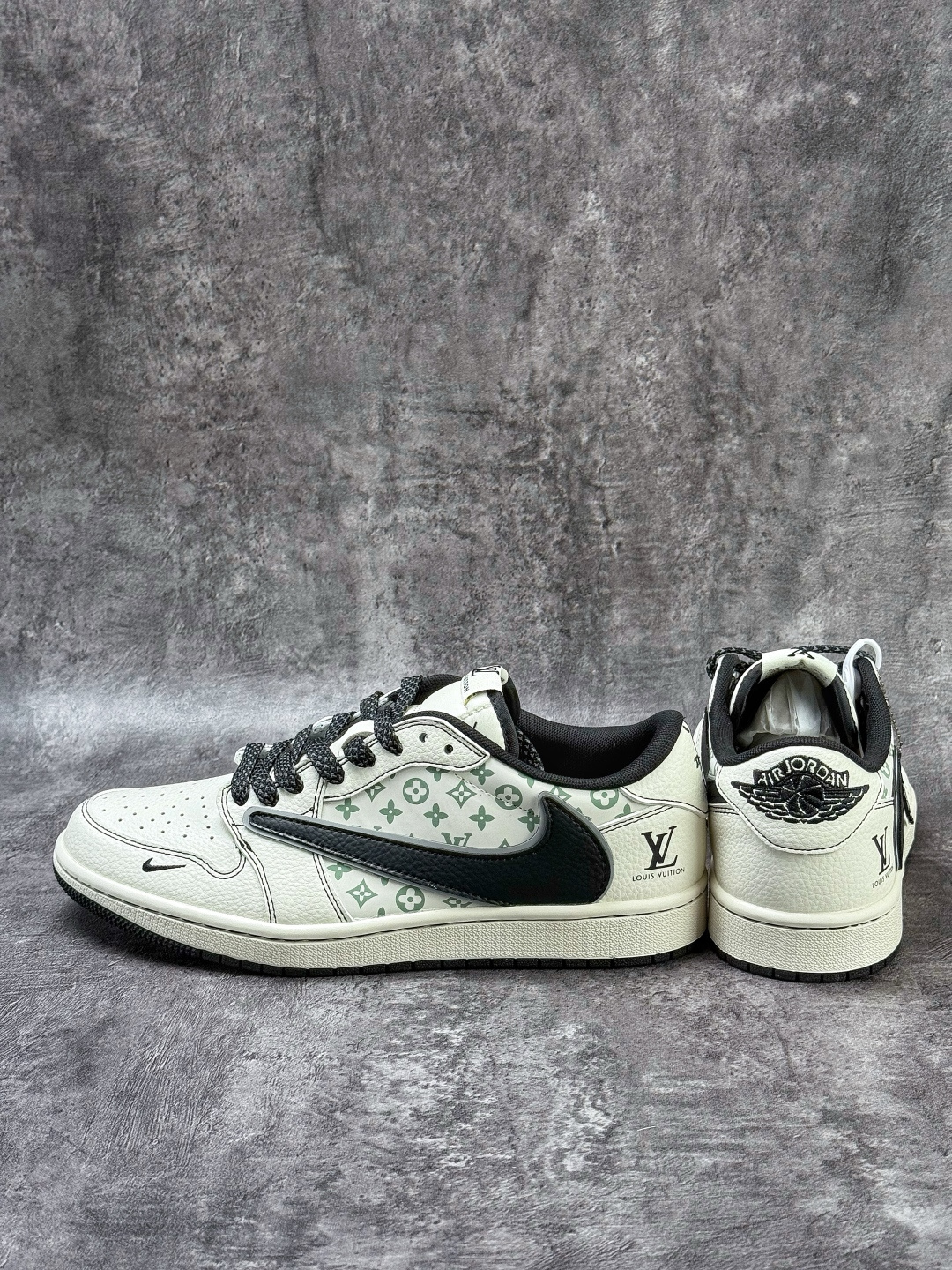 230 Travis Scott x Nike Air Jordan 1 Low x Louis Vuitton Air Jordan 1 Low 反转白黑小勾满天星倒钩 HH7518-090