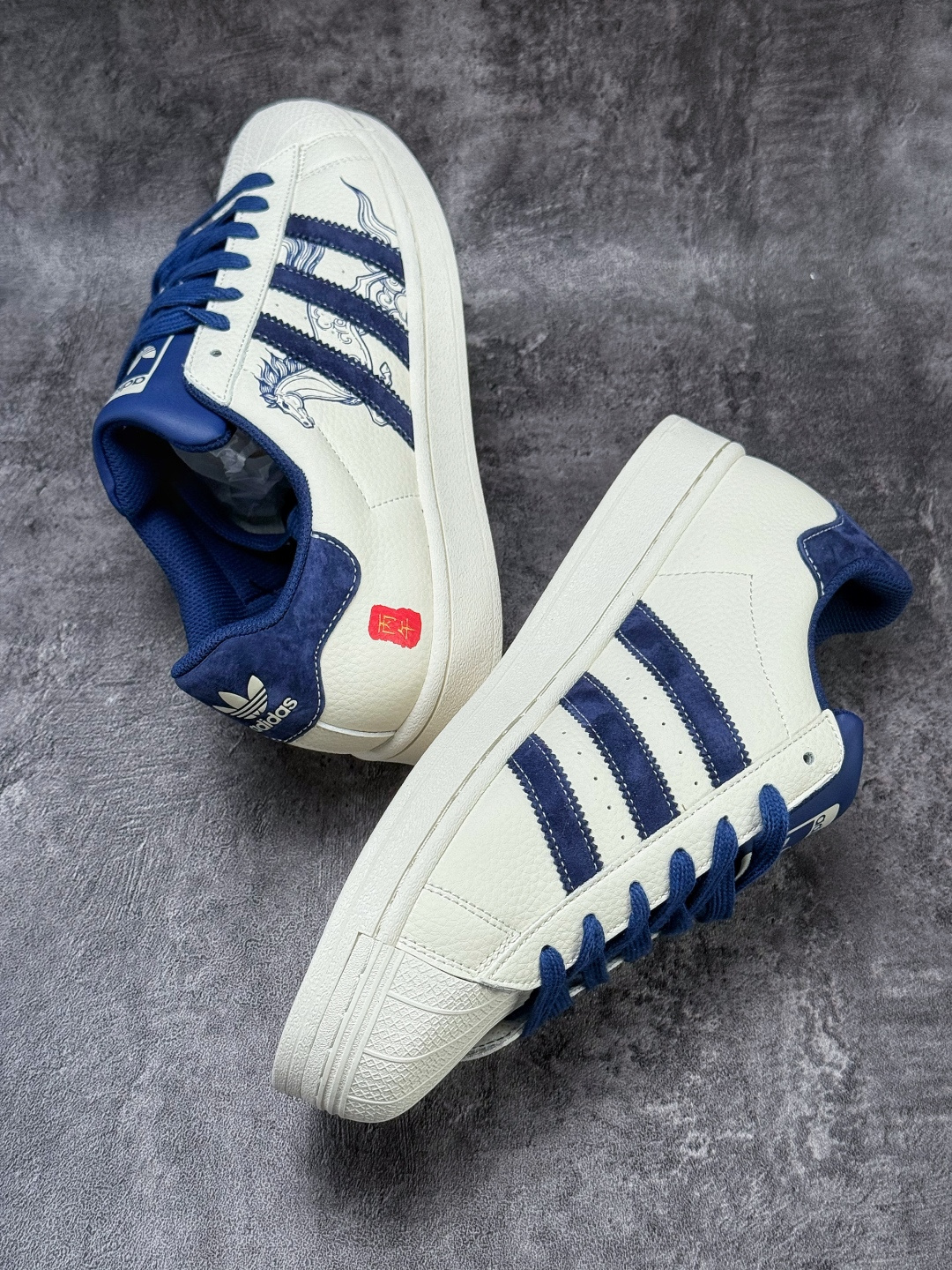 190 AD Originals Superstar 马年限定 白蓝 SD6827-Chinese UA Cheap High Quatity Brand Clothes Bags handbags Sneakers wholesale wholesaler seller from China Factory suppliers Fashion Clothing Shoes best Quality Beautiful Price 190 AD Originals Superstar 马年限定 白蓝 SD6827