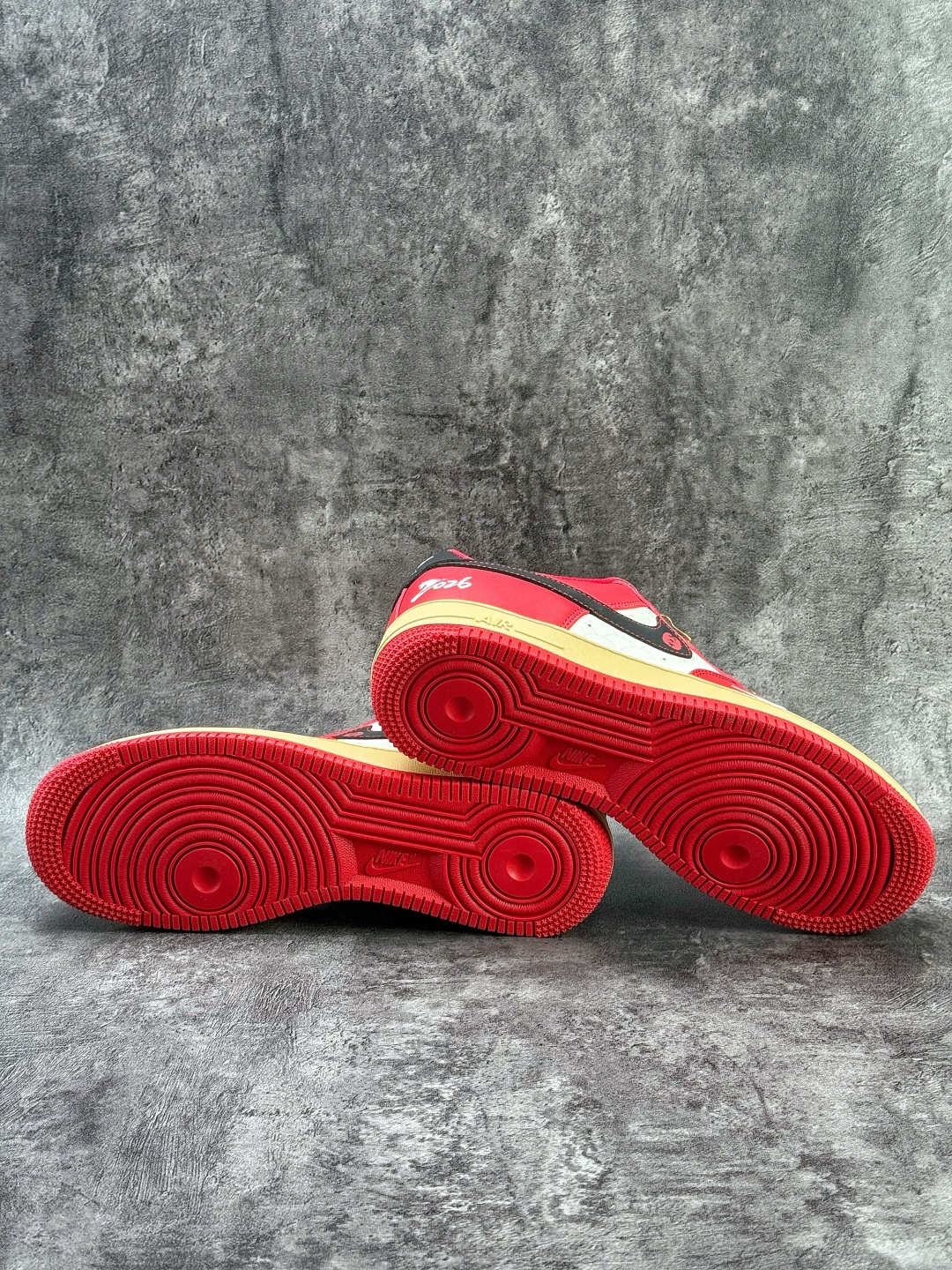 210 Nike Air Force 1 Low 07 马年限定 红白黑小勾 KG6699-F19