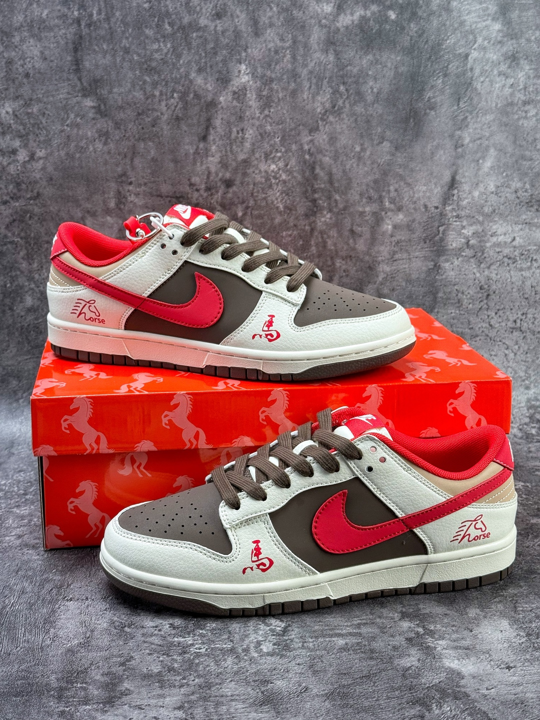 220 Nike SB Dunk Low 马年限定 白棕红 XT6998-127