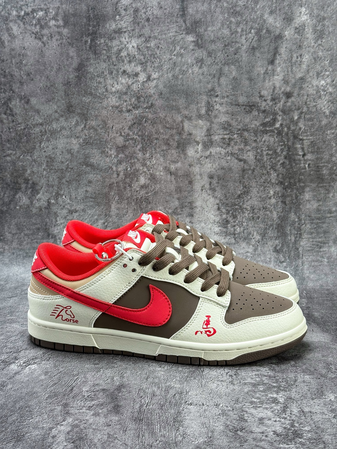 220 Nike SB Dunk Low 马年限定 白棕红 XT6998-127