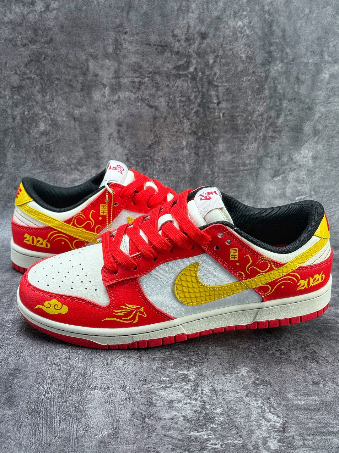 220 Nike SB Dunk Low 马年限定 红白黄 YX5066-400-Chinese UA Cheap High Quatity Brand Clothes Bags handbags Sneakers wholesale wholesaler seller from China Factory suppliers Fashion Clothing Shoes best Quality Beautiful Price 220 Nike SB Dunk Low 马年限定 红白黄 YX5066-400