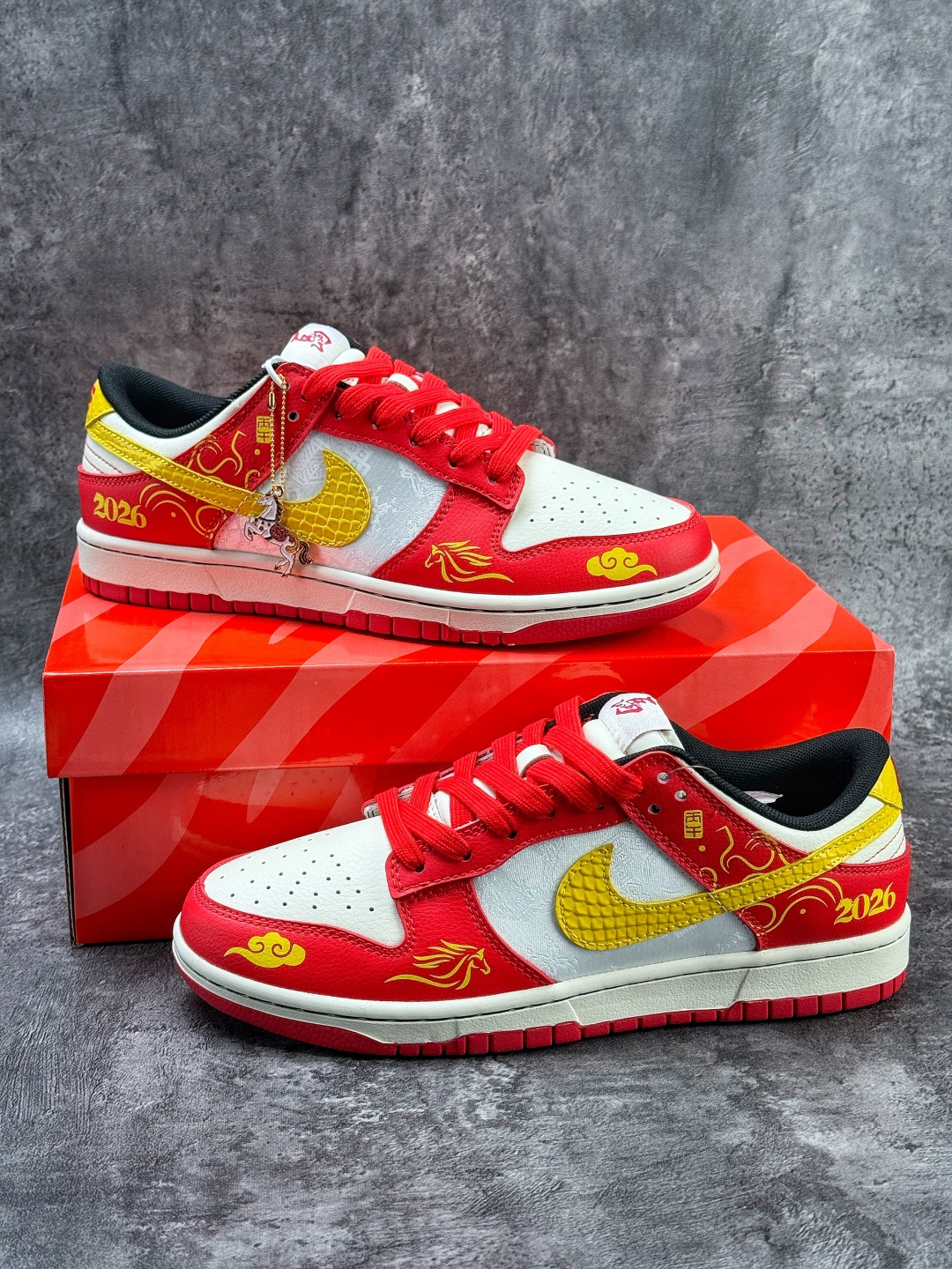 220 Nike SB Dunk Low 马年限定 红白黄 YX5066-400-Chinese UA Cheap High Quatity Brand Clothes Bags handbags Sneakers wholesale wholesaler seller from China Factory suppliers Fashion Clothing Shoes best Quality Beautiful Price 220 Nike SB Dunk Low 马年限定 红白黄 YX5066-400